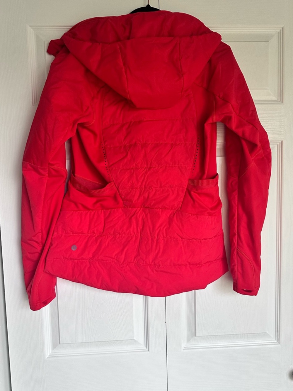 lululemon athletica Women's Red Hooded Puffer Jacket - Picture 7 of 9